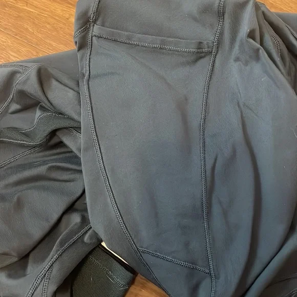 Ivivva Lululemon gray leggings with side pockets! - Picture 5 of 5